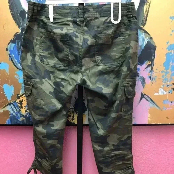 Faded Glory Cropped Camo Pant - Picture 2 of 5